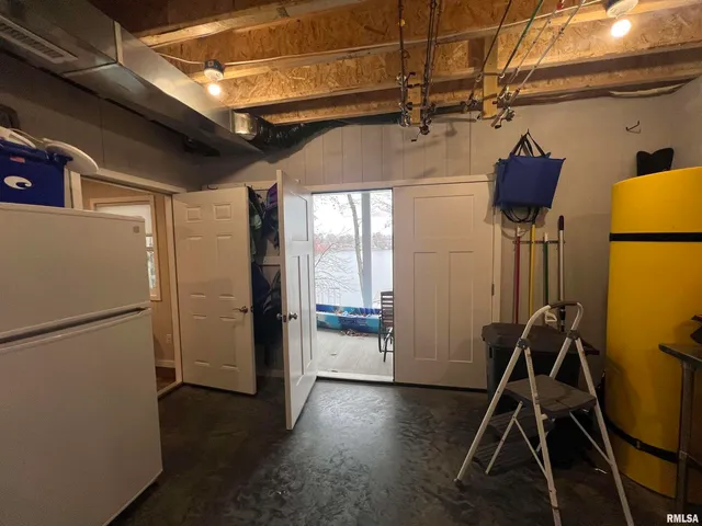 $525,000 | 895 Lake Shore Drive North, Goreville, IL 62939