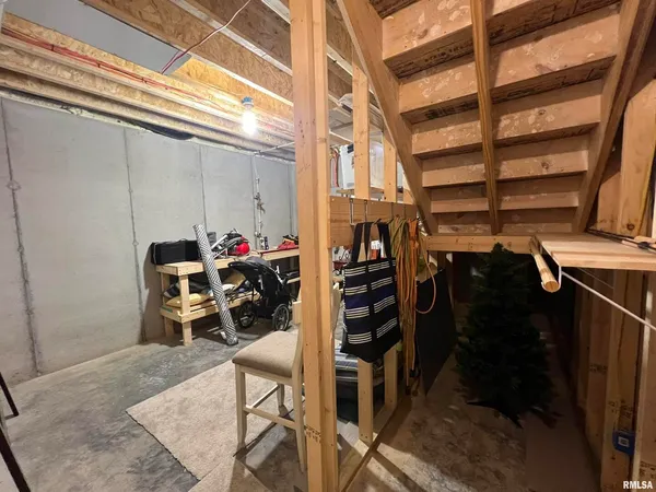 $554,000 | 895 Lake Shore Drive North, Goreville, IL 62939