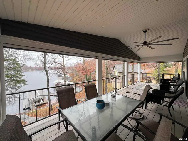 $525,000 | 895 Lake Shore Drive North, Goreville, IL 62939