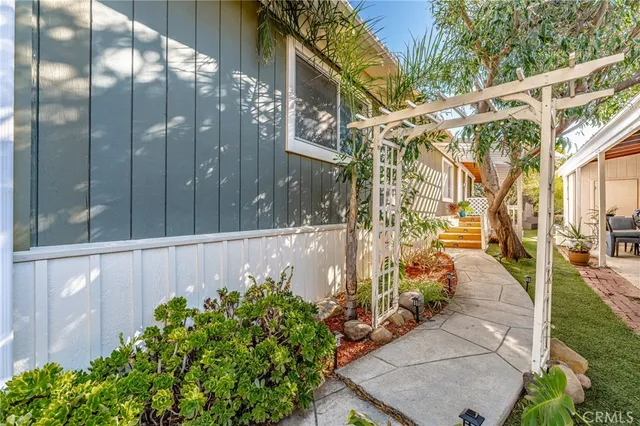 $325,000 | 23777 Mulholland Highway, Unit 86, Calabasas, CA 91302