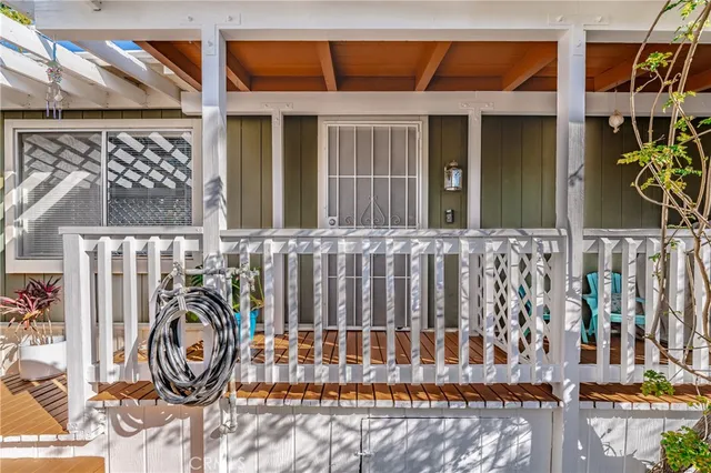 $325,000 | 23777 Mulholland Highway, Unit 86, Calabasas, CA 91302