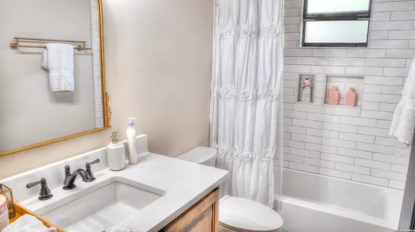 $995,000 | 727 Leakey Springs Road, Leakey, TX 78873