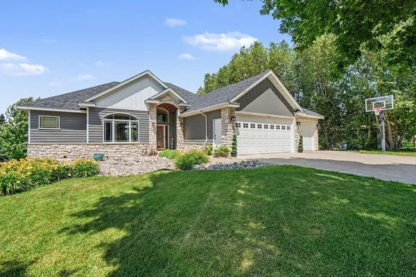 $599,900 | 301 9th Street Southeast, New Prague, MN 56071