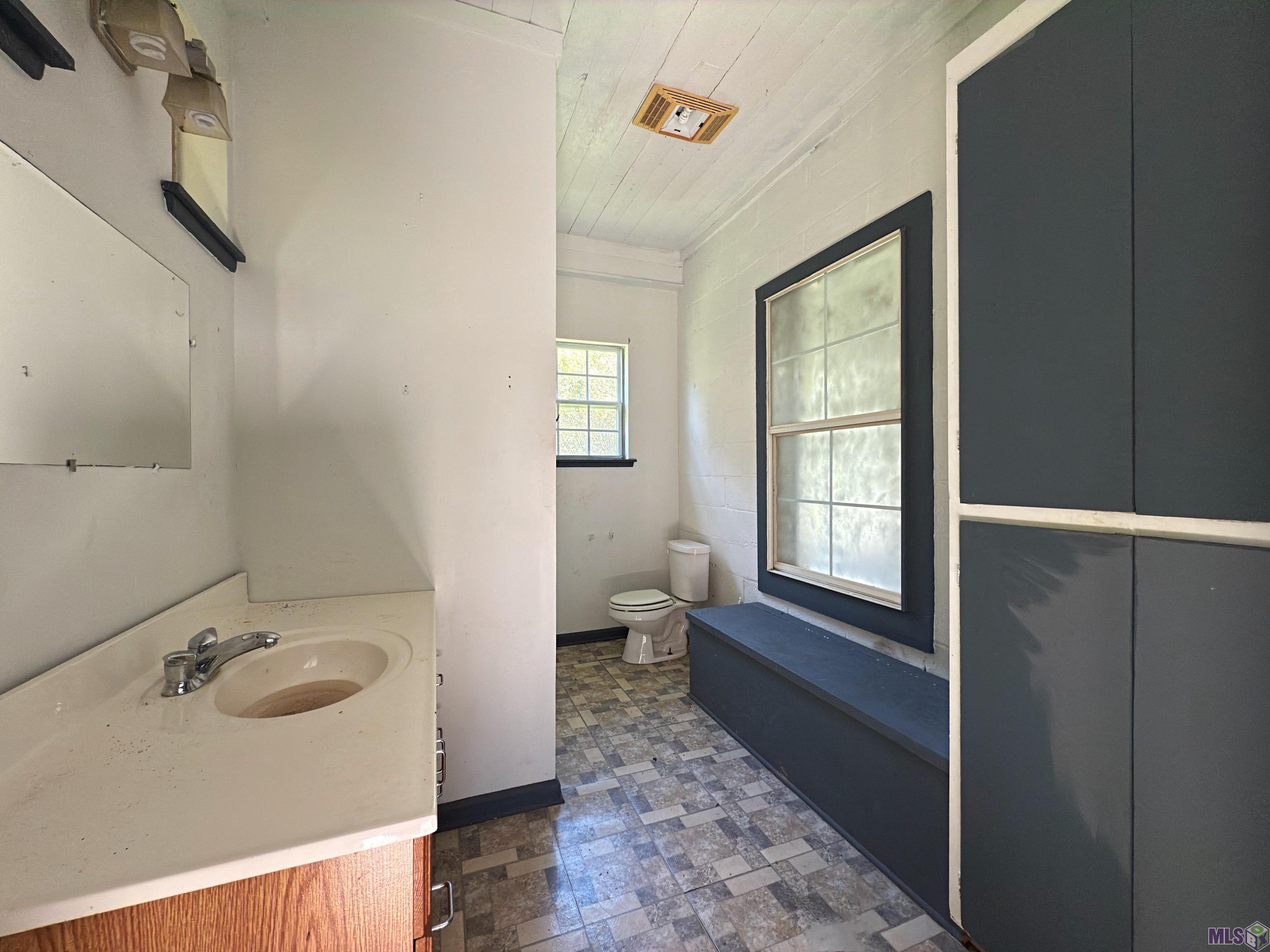 8975 Springfield Road Denham Springs, LA 70706 - Photo 5 of 17
