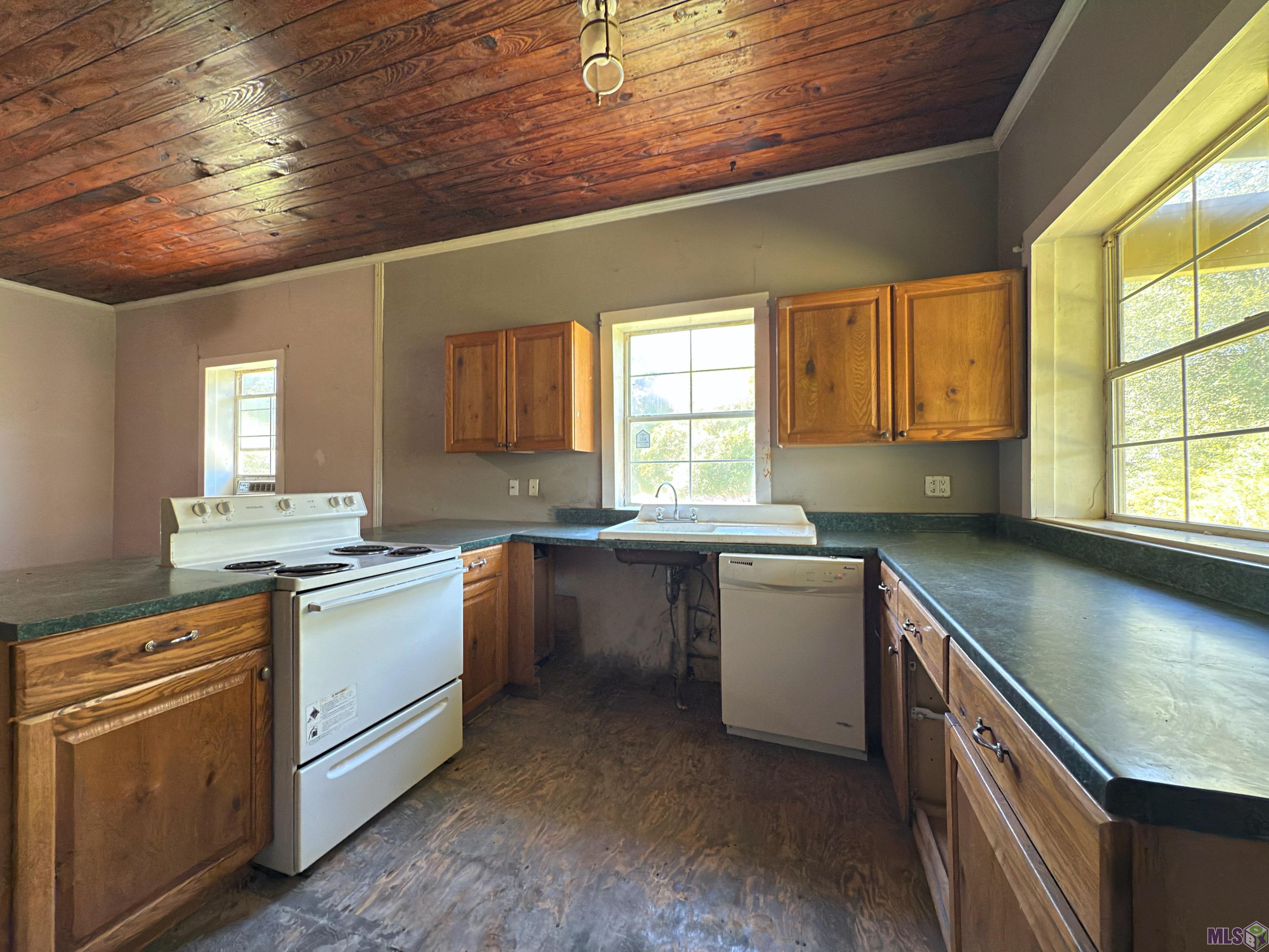 8975 Springfield Road Denham Springs, LA 70706 - Photo 7 of 17