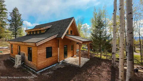 $579,000 | 40 Green Canyon Drive, Star Valley Ranch, WY 83127