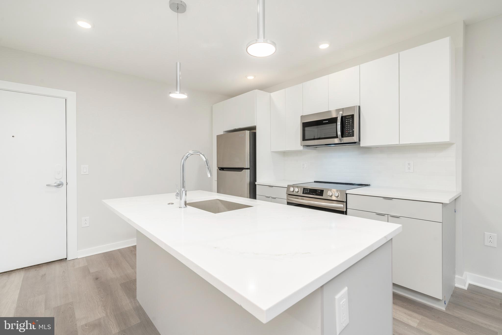 3449 Scotts Lane, Unit B314 Philadelphia, PA 19129 - Photo 2 of 19