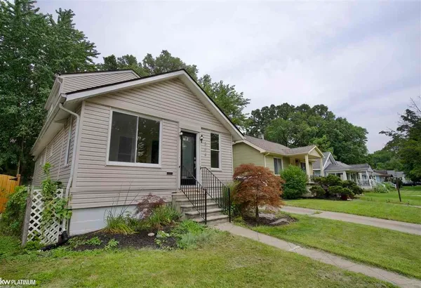 $2,200 | 564 Stratford Road, Ferndale, MI 48220