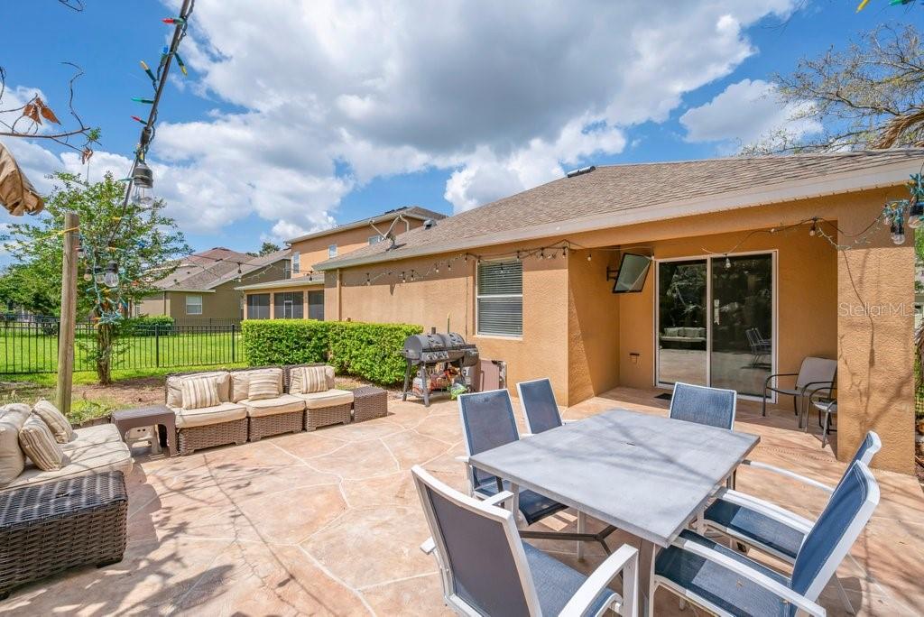 15721 Oakleaf Run Drive Lithia, FL 33547 - Photo 2 of 45