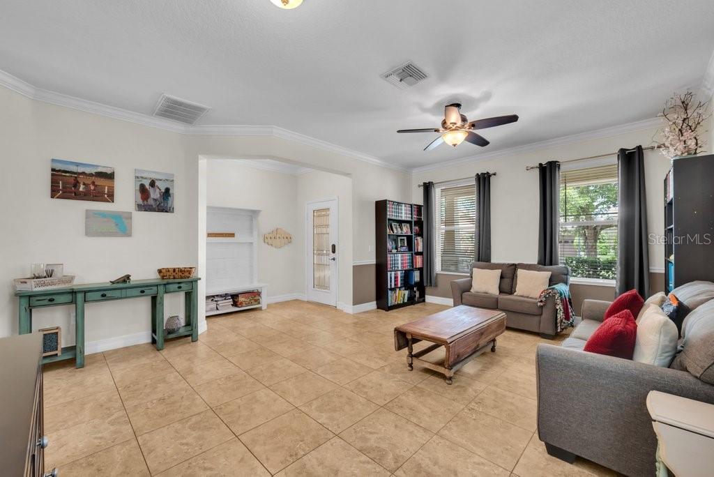 15721 Oakleaf Run Drive Lithia, FL 33547 - Photo 8 of 45