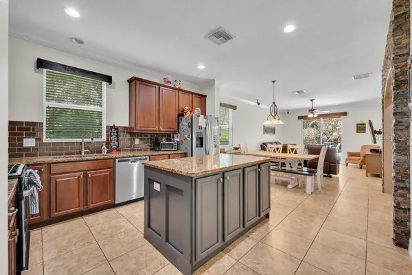 $529,900 | 15721 Oakleaf Run Drive, Lithia, FL 33547