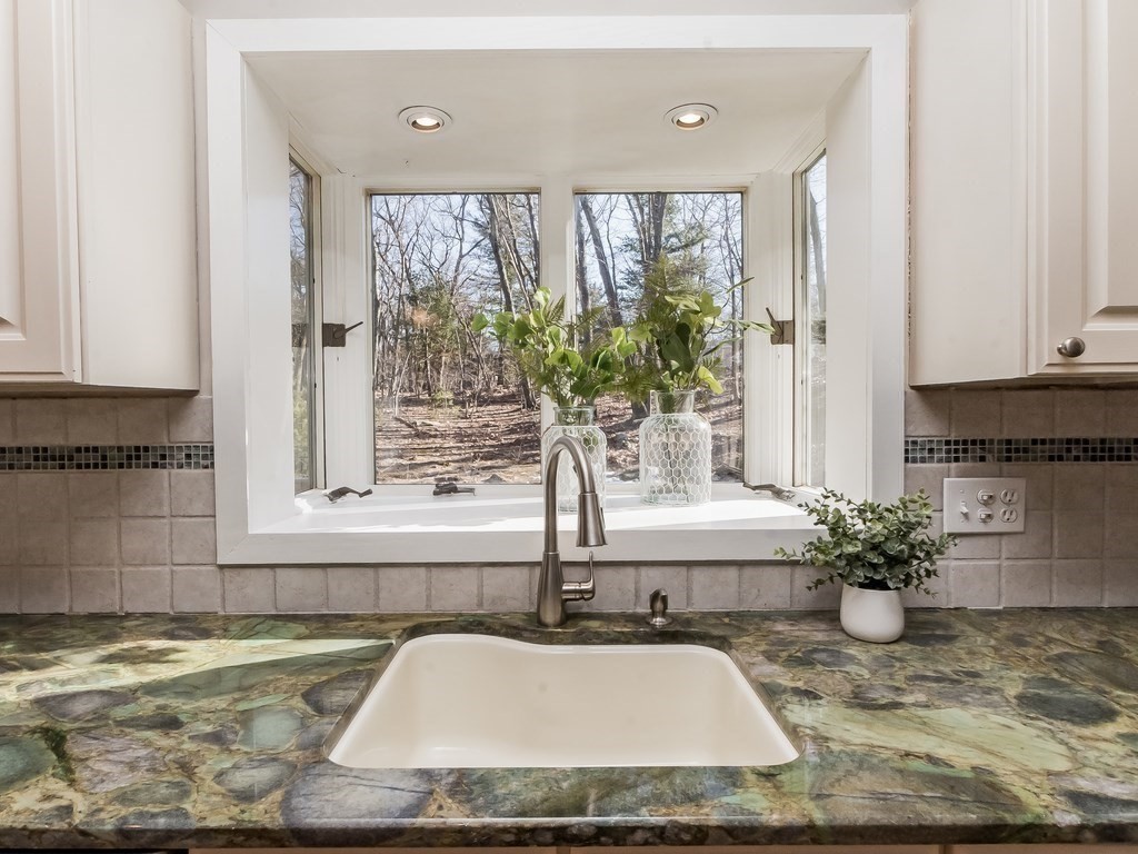 79 Drake Road Burlington, MA 01803 - Photo 6 of 42 Gallery Image 6