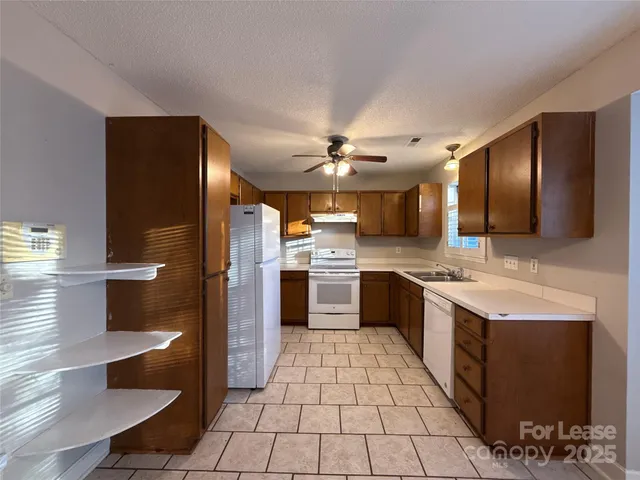 a view of empty room with window