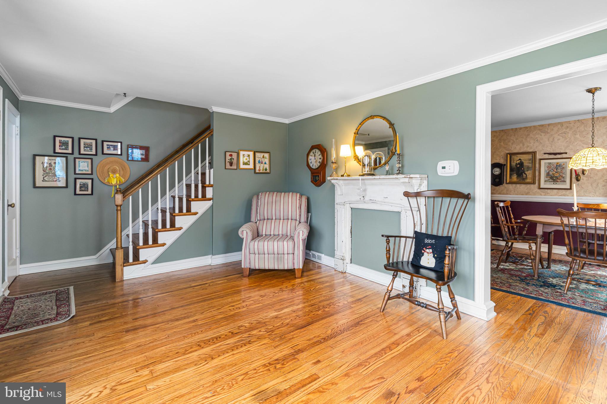 237 Byberry Road Hatboro, PA 19040 - Photo 5 of 29 Living Room