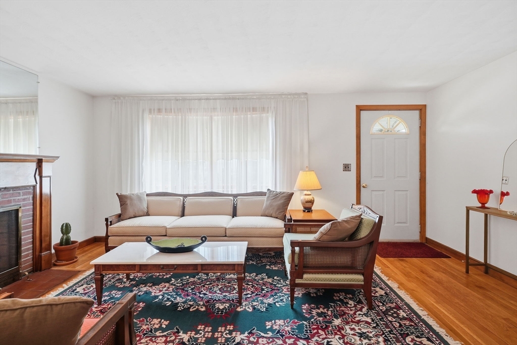 16 Gloria Road Randolph, MA 02368 - Photo 9 of 31