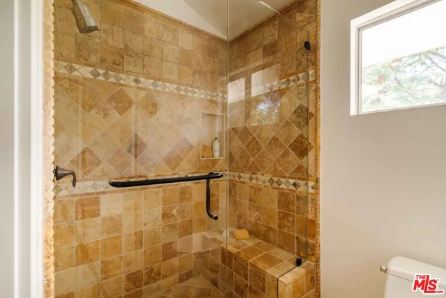 $5,995 | 17158 Palisades Circle, Pacific Palisades, CA 90272