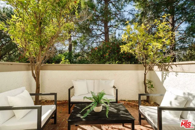 $5,995 | 17158 Palisades Circle, Pacific Palisades, CA 90272