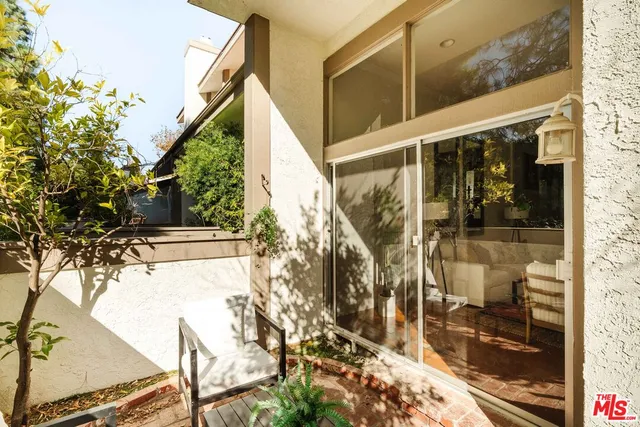 $5,995 | 17158 Palisades Circle, Pacific Palisades, CA 90272