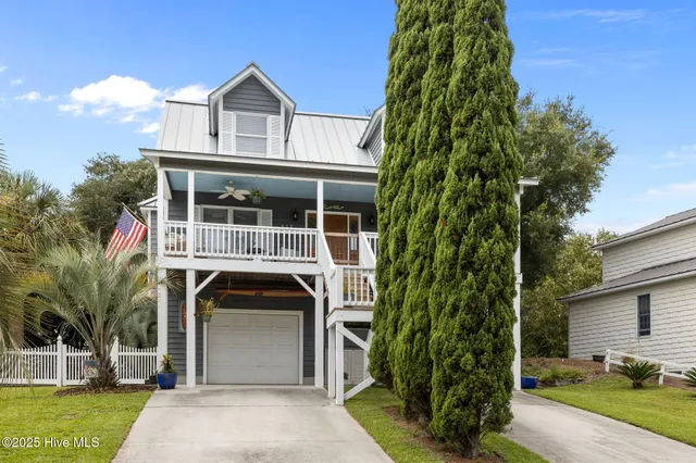 $969,000 | 307 Ocean Oaks Drive, Emerald Isle, NC 28594