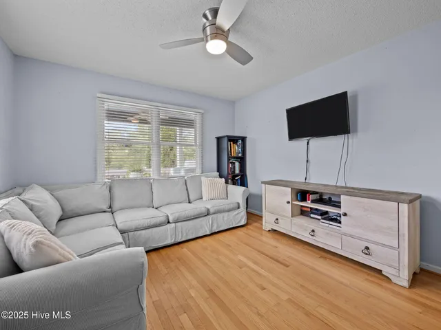 $969,000 | 307 Ocean Oaks Drive, Emerald Isle, NC 28594