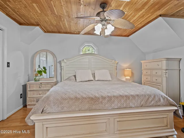 $969,000 | 307 Ocean Oaks Drive, Emerald Isle, NC 28594