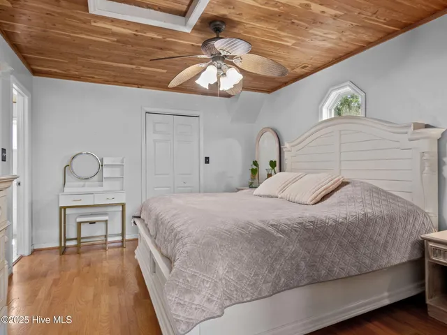 $969,000 | 307 Ocean Oaks Drive, Emerald Isle, NC 28594