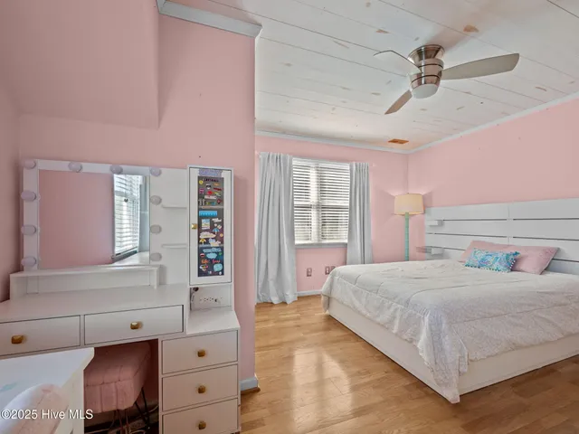 $969,000 | 307 Ocean Oaks Drive, Emerald Isle, NC 28594