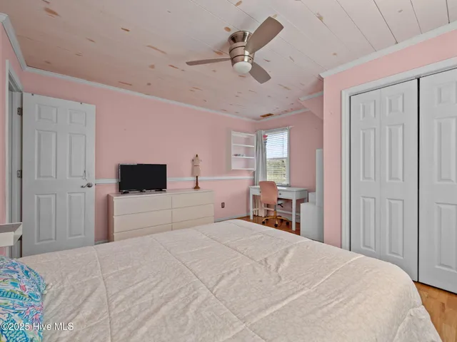 $969,000 | 307 Ocean Oaks Drive, Emerald Isle, NC 28594