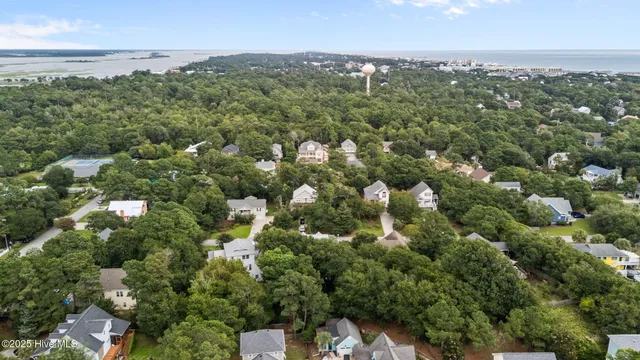 $969,000 | 307 Ocean Oaks Drive, Emerald Isle, NC 28594