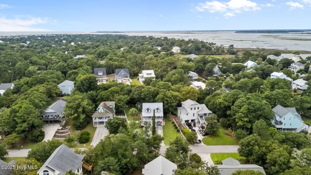 $969,000 | 307 Ocean Oaks Drive, Emerald Isle, NC 28594
