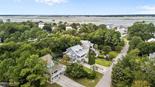 $969,000 | 307 Ocean Oaks Drive, Emerald Isle, NC 28594