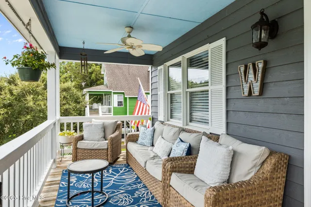 $969,000 | 307 Ocean Oaks Drive, Emerald Isle, NC 28594