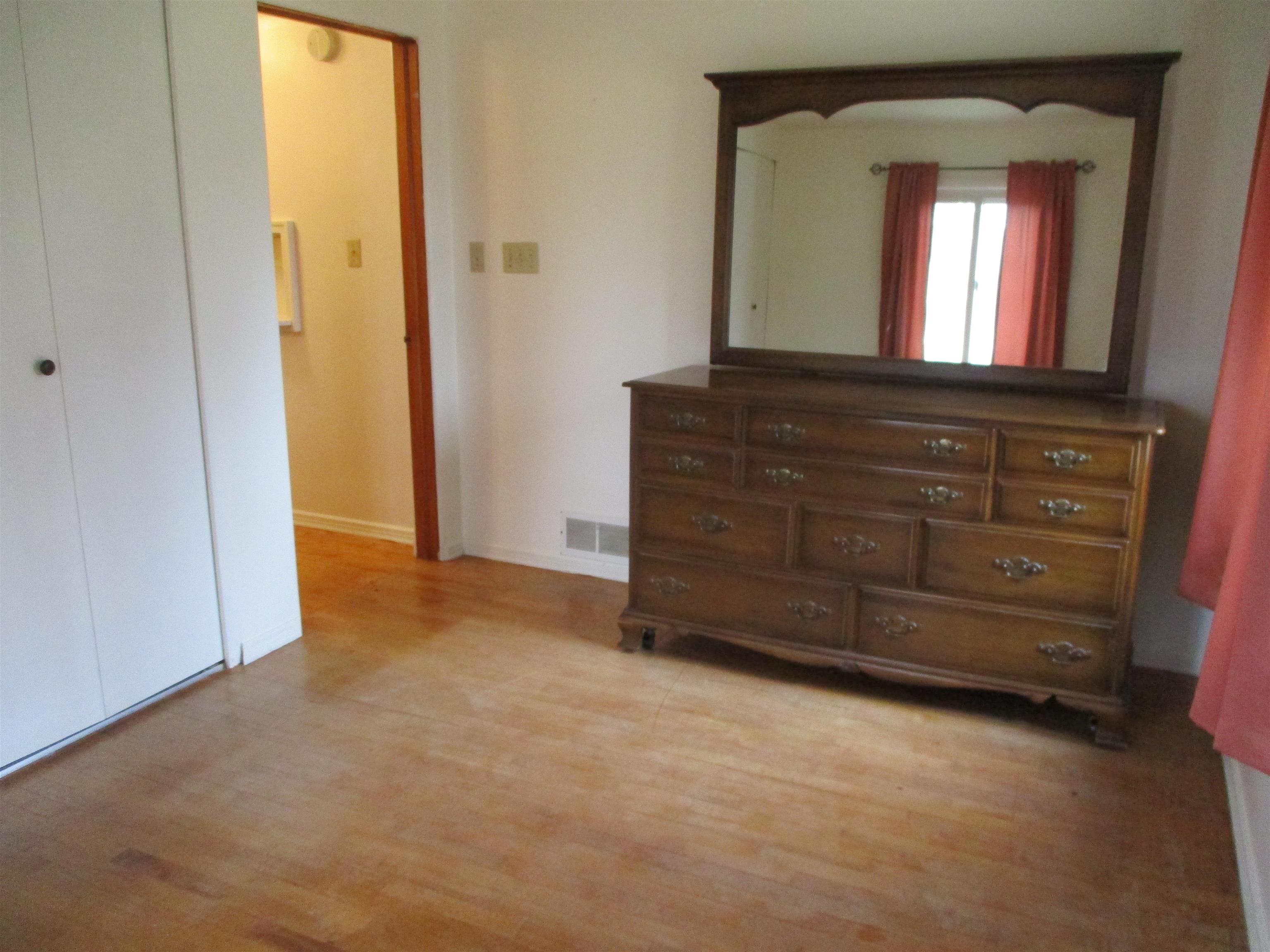 11191 Lansing Road Durand, MI 48429 - Photo 14 of 51 50104972-13.JPG