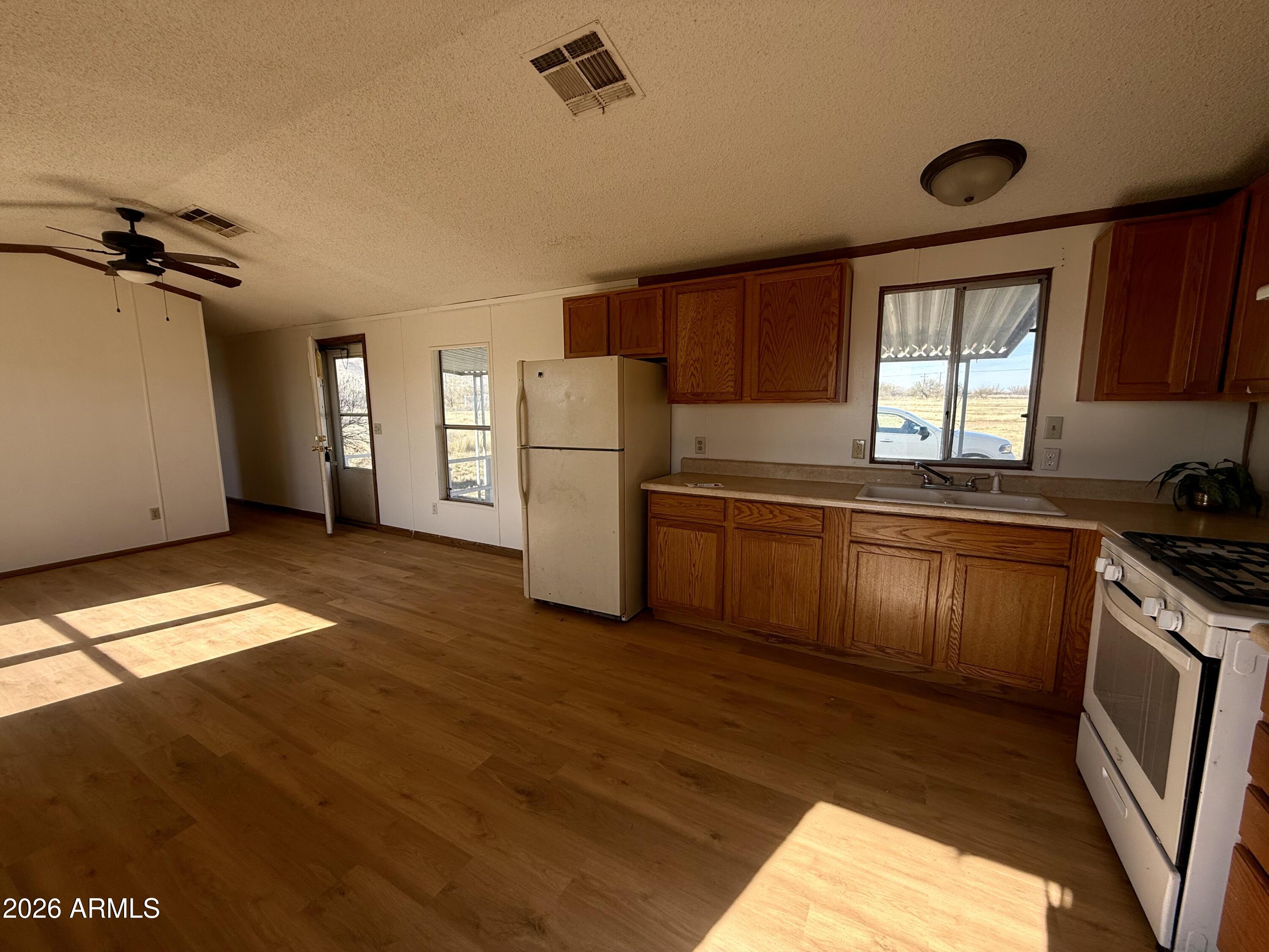 10426 South Corgi Ranch Road Hereford, AZ 85615 - Photo 9 of 20 IMG-3439