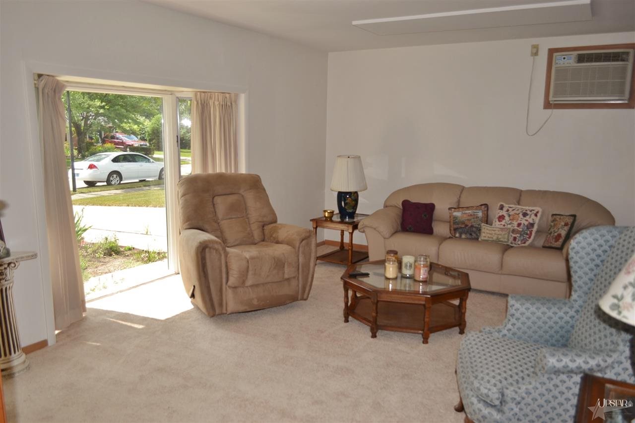 1235 Cinnamon Road Fort Wayne, IN 46825 - Photo 2 of 17 Gallery Image 2