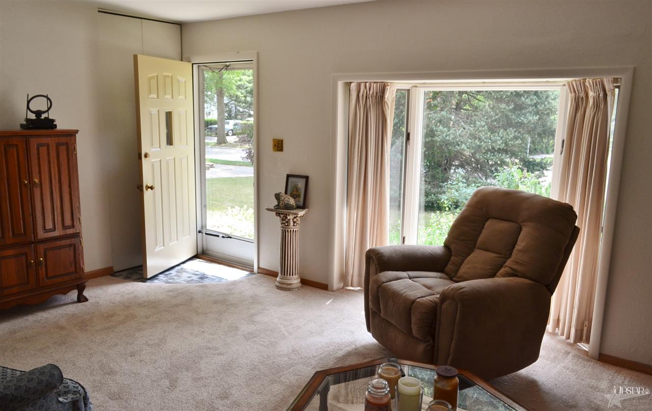 1235 Cinnamon Road Fort Wayne, IN 46825 - Photo 4 of 17 Gallery Image 4