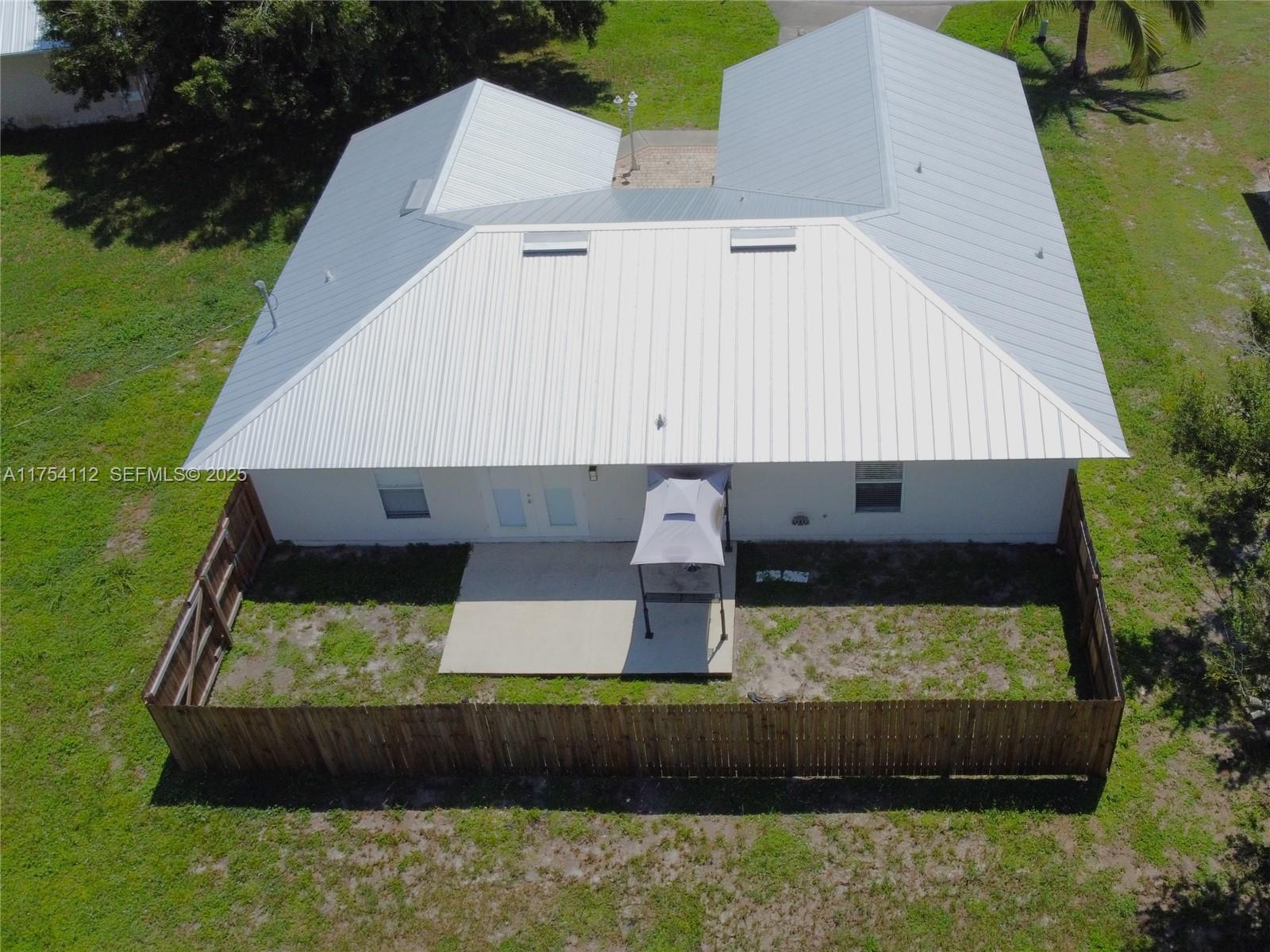 720 2nd Place Southwest Vero Beach, FL 32962 - Photo 8 of 44