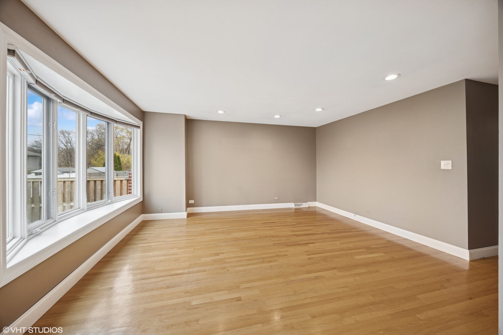 9143 Beechnut Road Hickory Hills, IL 60457 - Photo 3 of 37 Gallery Image 3