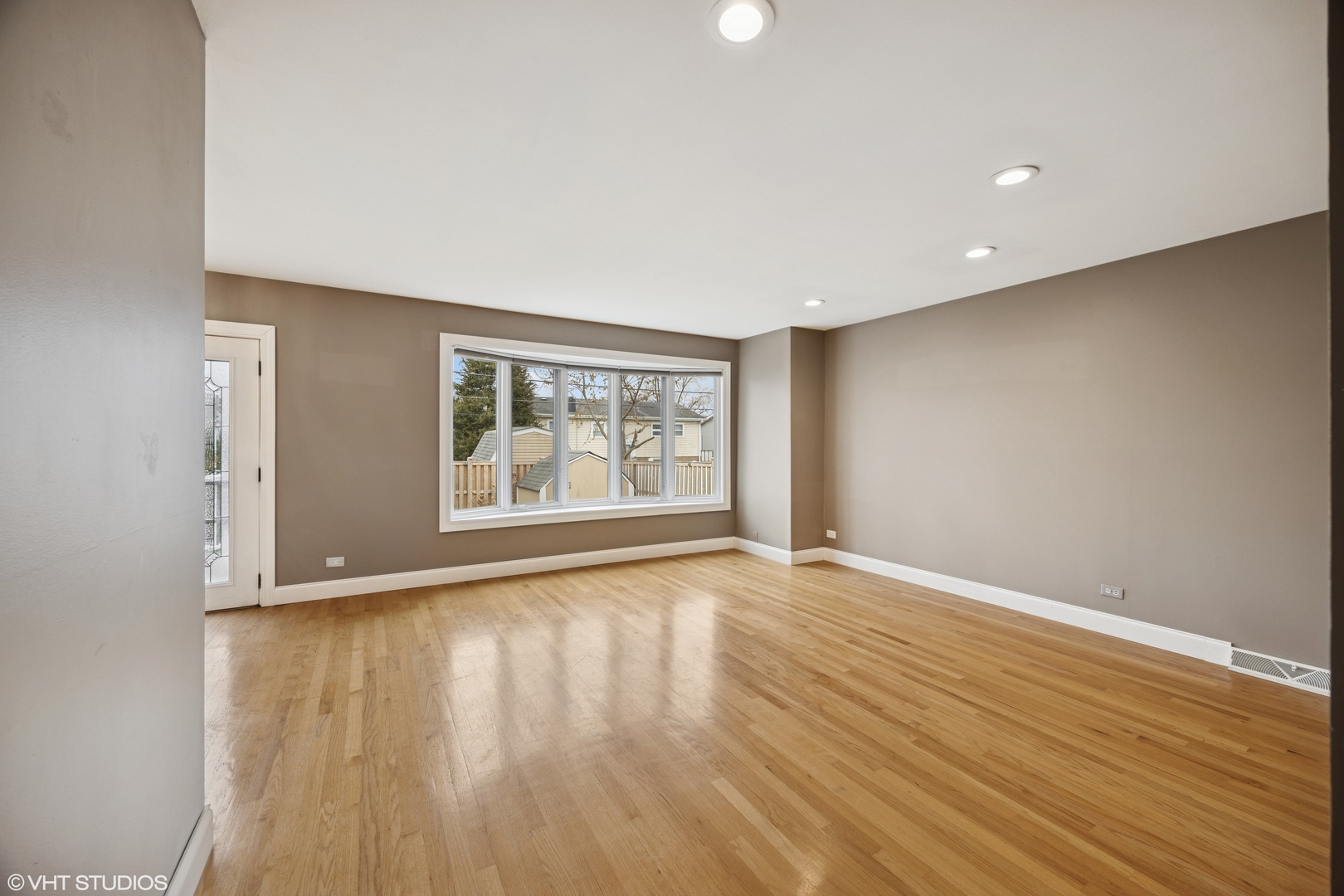 9143 Beechnut Road Hickory Hills, IL 60457 - Photo 4 of 37 Gallery Image 4