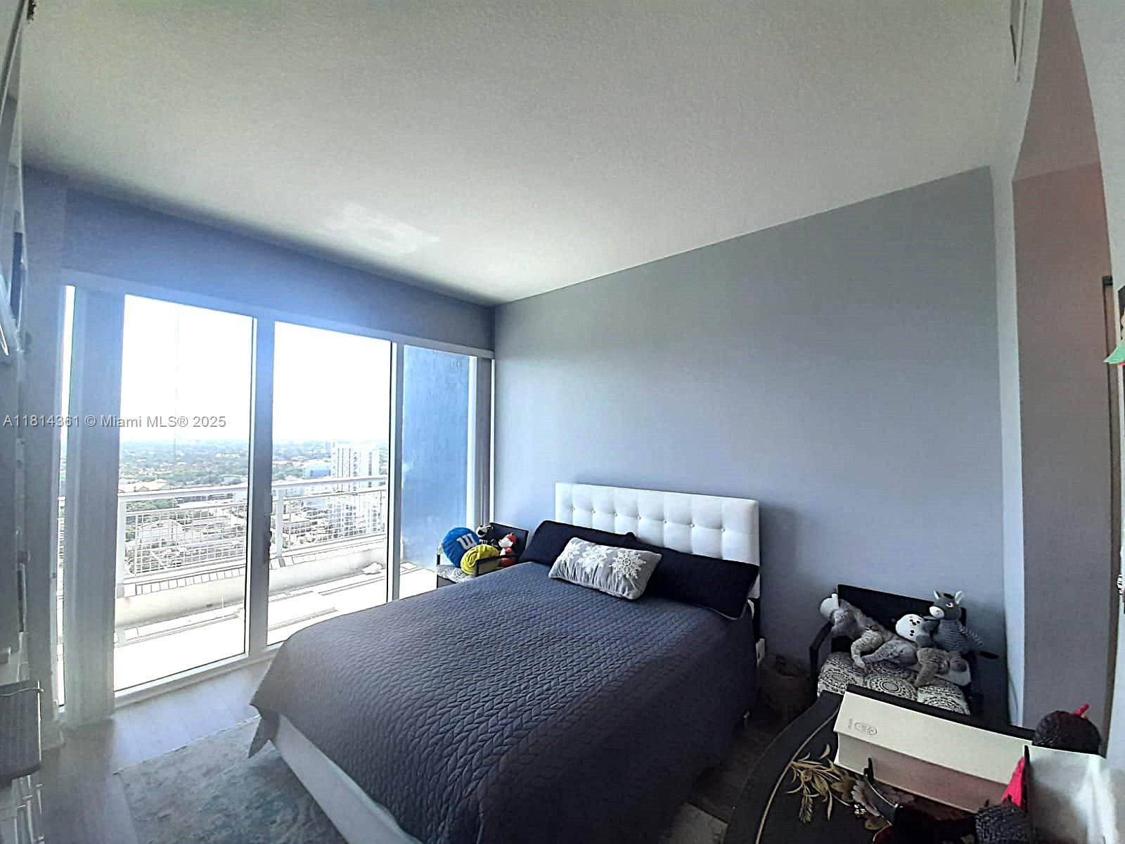 60 Southwest 13th Street, Unit 1601 Miami, FL 33130 - Photo 12 of 16