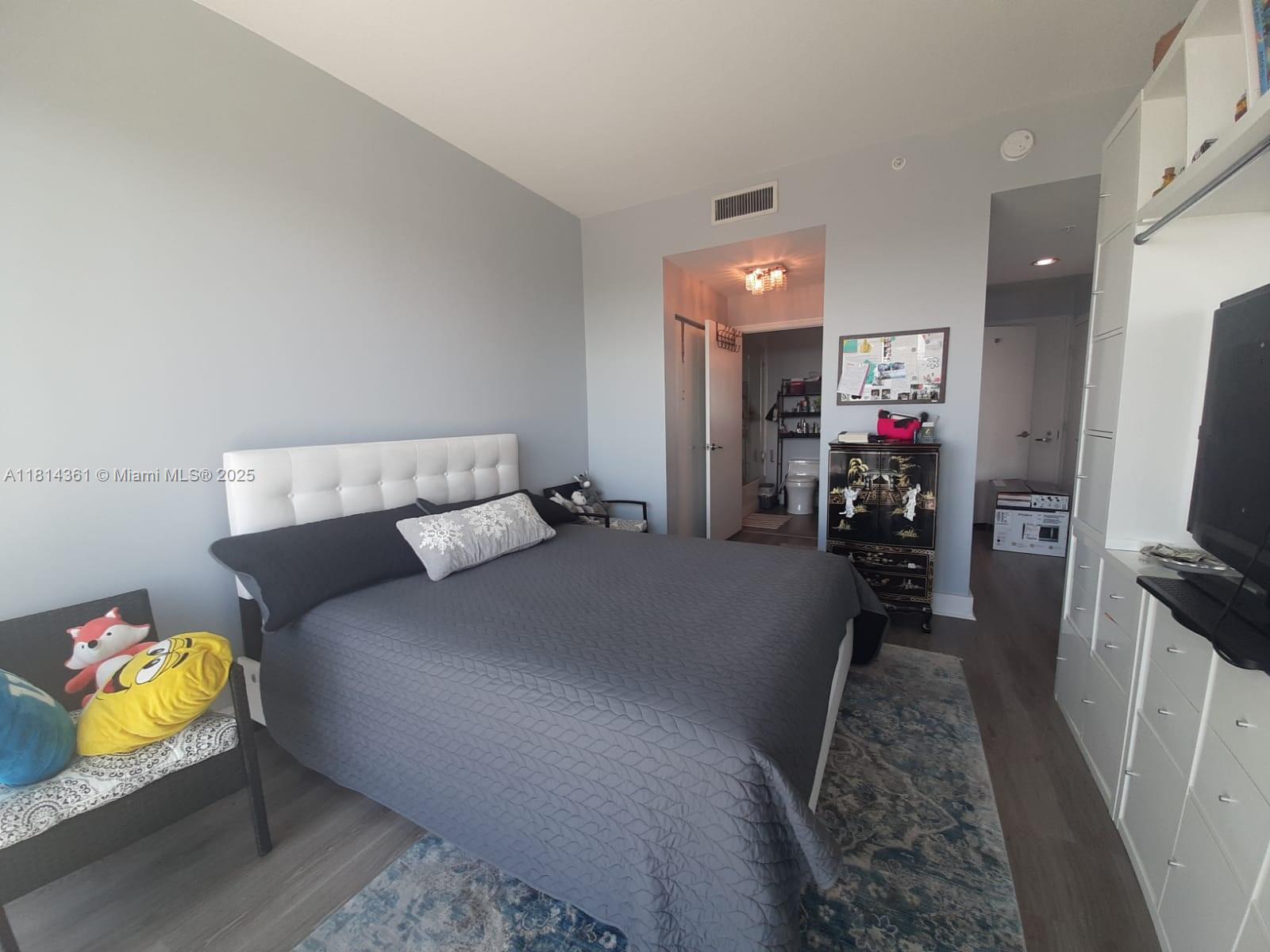 60 Southwest 13th Street, Unit 1601 Miami, FL 33130 - Photo 15 of 16