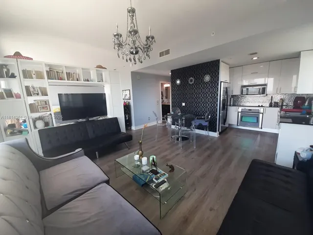 $2,750 | 60 Southwest 13th Street, Unit 1601, Miami, FL 33130