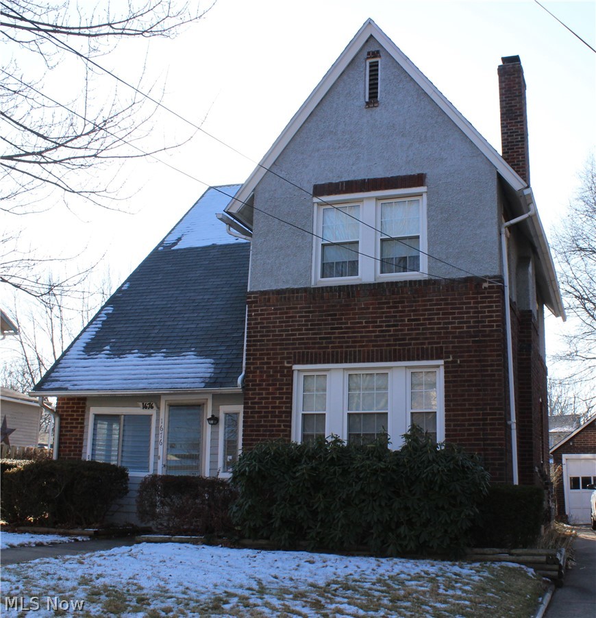 1676 Hampton Road Akron, OH 44305 - Photo 2 of 19