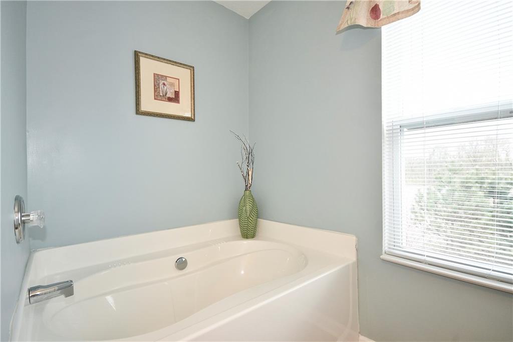1076 Rural Ridge Drive Cheswick, PA 15024 - Photo 23 of 37 a bathroom with a bathtub