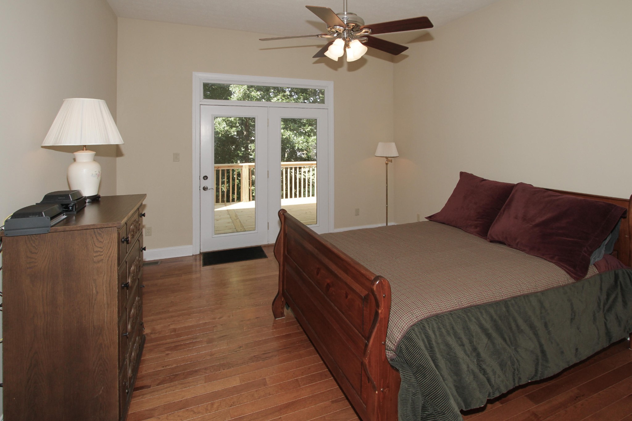 600 Baye Road Rutledge, TN 37861 - Photo 19 of 34 a bedroom with a bed and a table