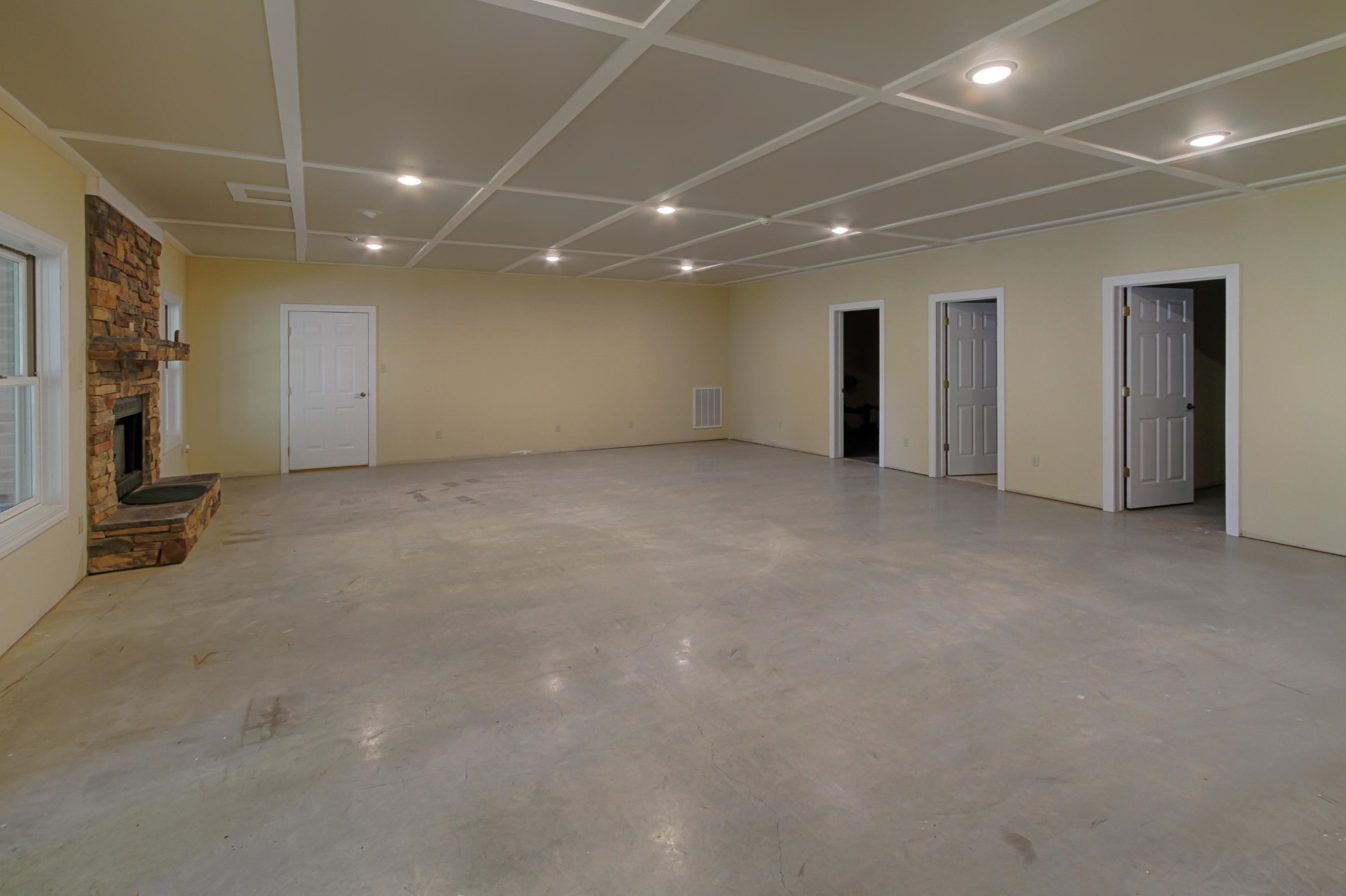 600 Baye Road Rutledge, TN 37861 - Photo 27 of 34 an empty room with projector and closet