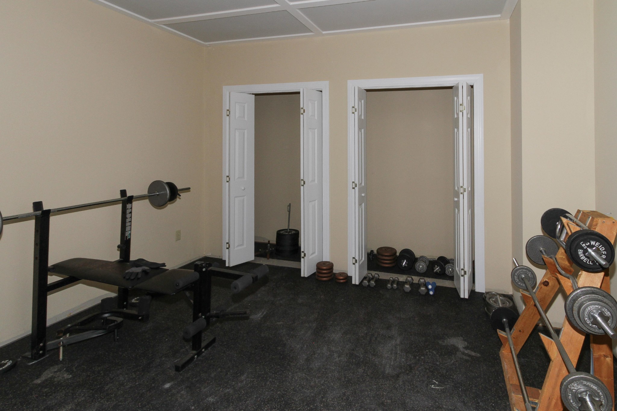 600 Baye Road Rutledge, TN 37861 - Photo 28 of 34 a room with gym equipment and a view of living room