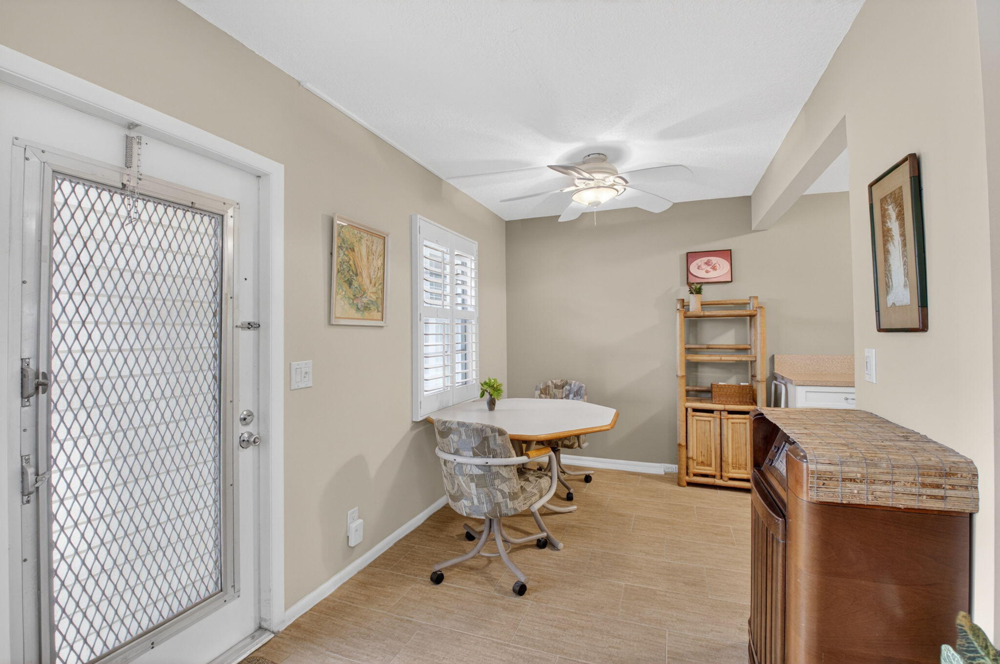 2047 Newcastle A Boca Raton, FL 33434 - Photo 8 of 57 Dining Area