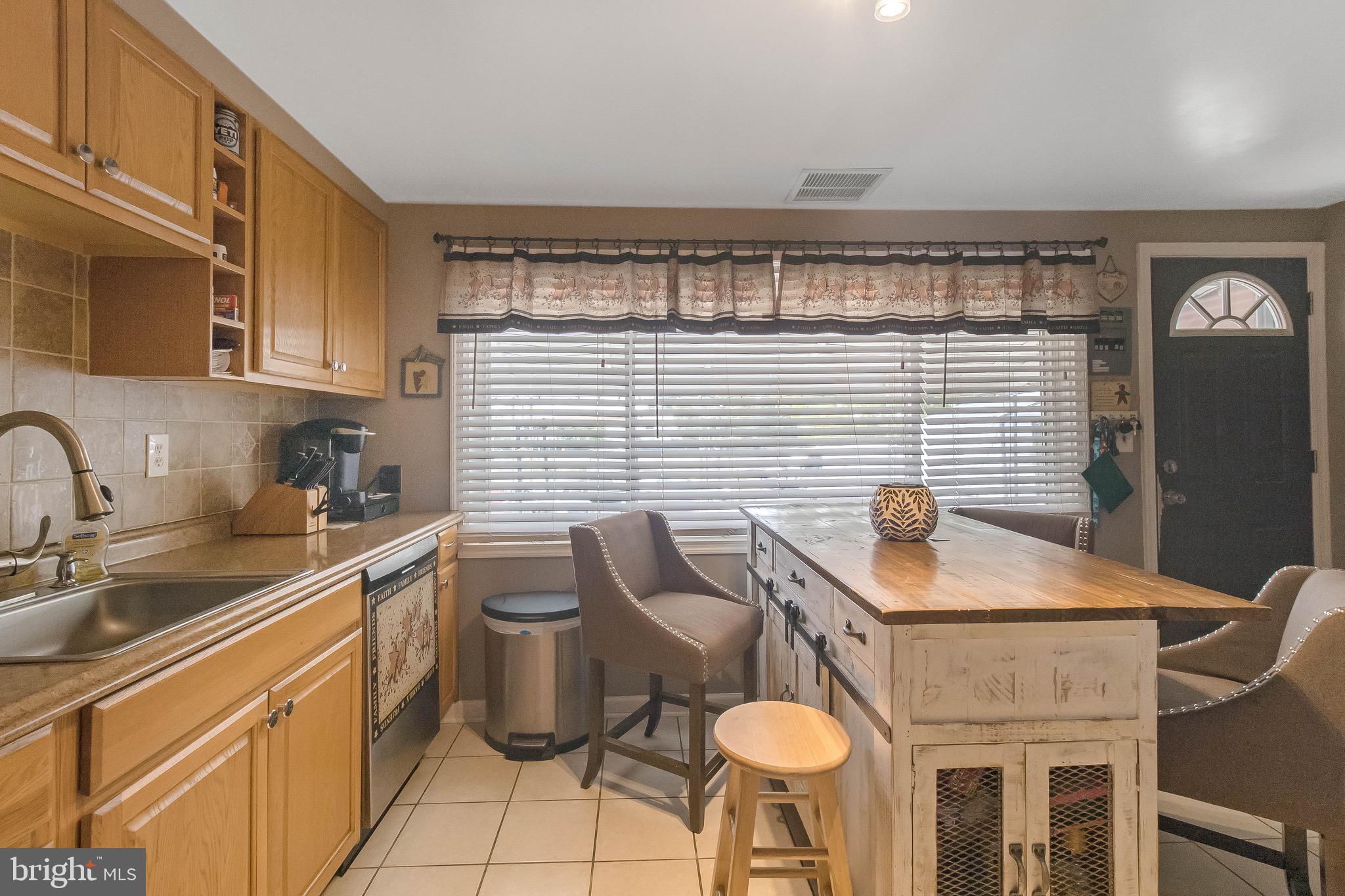 2739 Yarnall Road Baltimore, MD 21227 - Photo 13 of 31