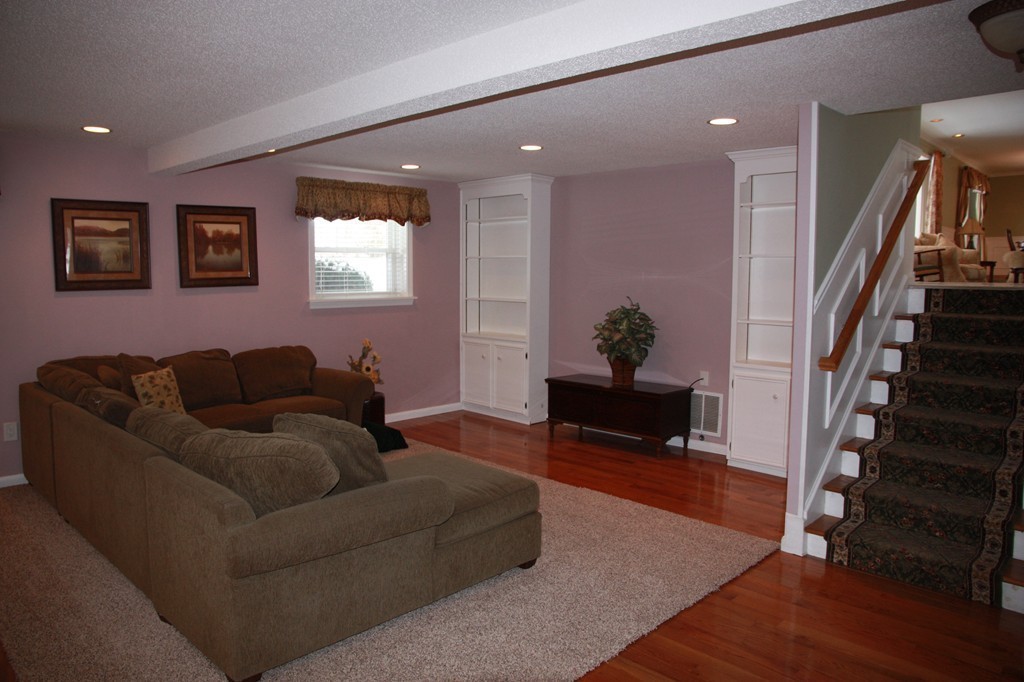 385 Green Hill Road Longmeadow, MA 01106 - Photo 18 of 30 Gallery Image 18